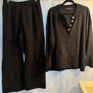 Sweater and pants lounge/travel set